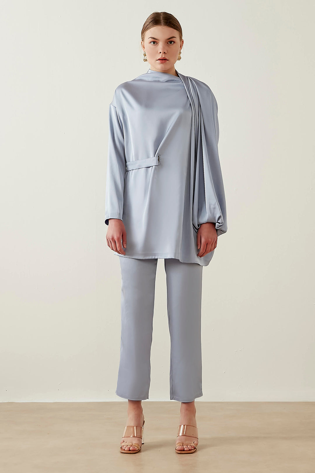 طقم من قطعتين