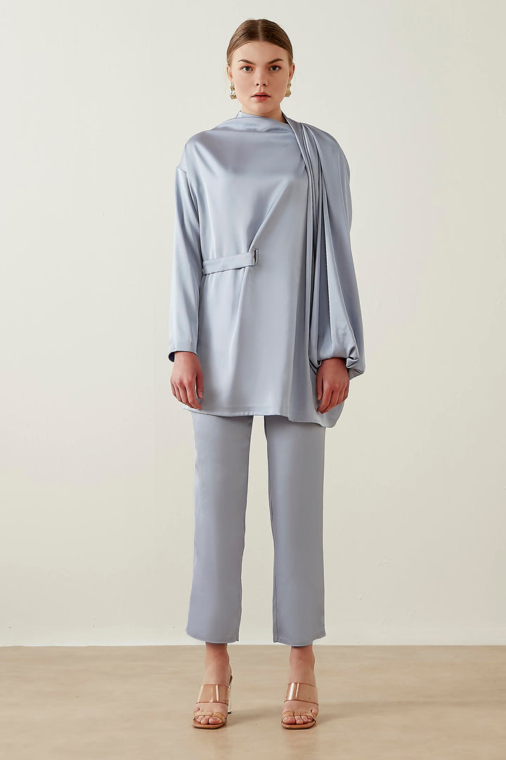 طقم من قطعتين