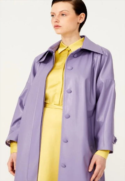 معطف واق من المطر بحزام