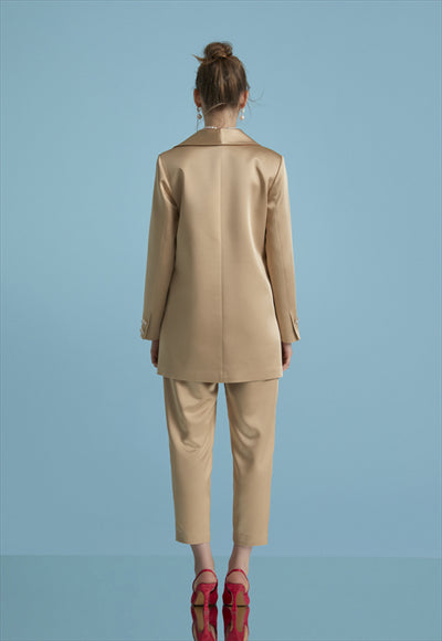 طقم من قطعتين