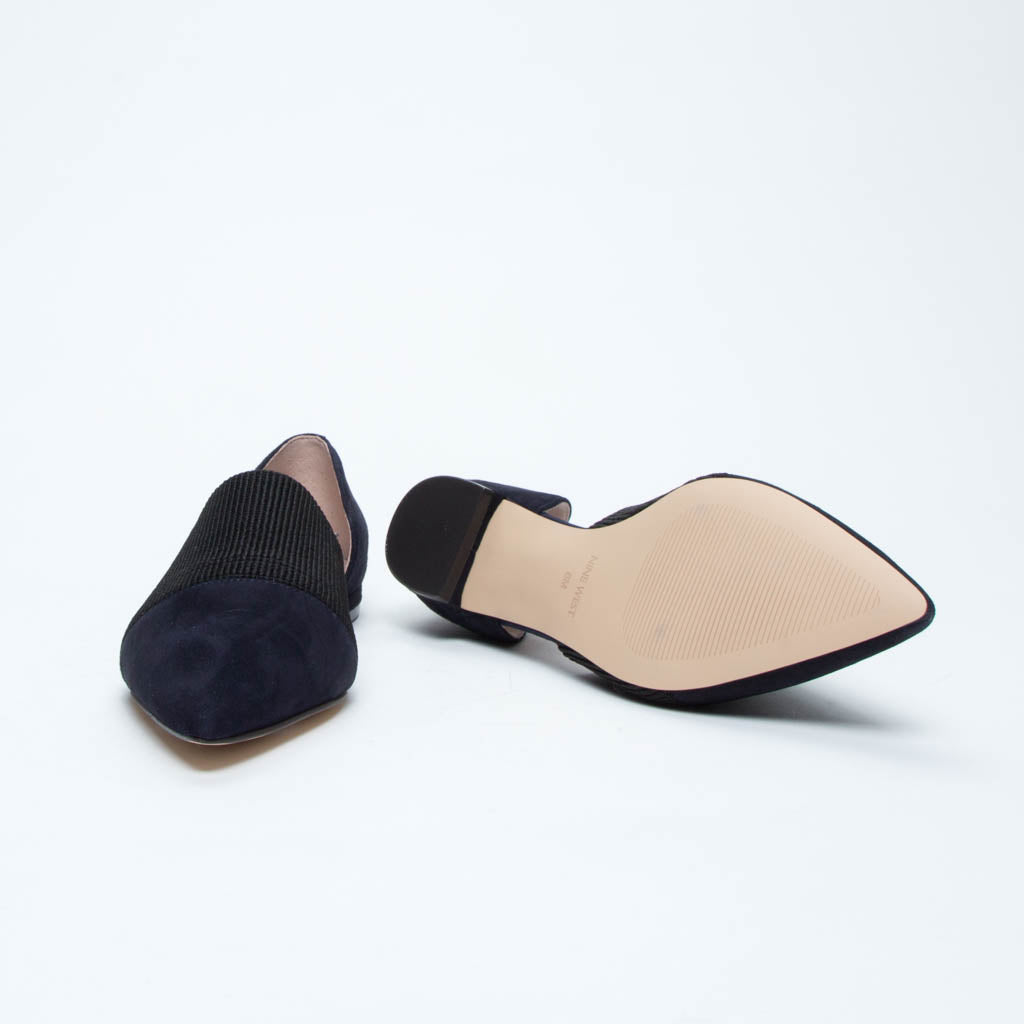 حذاء مدبب عصري