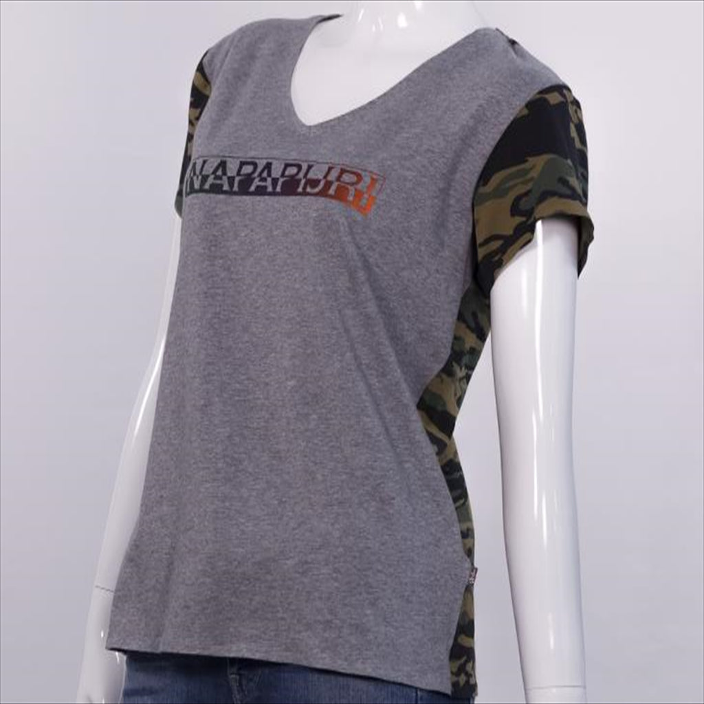 بلوز بياقة V