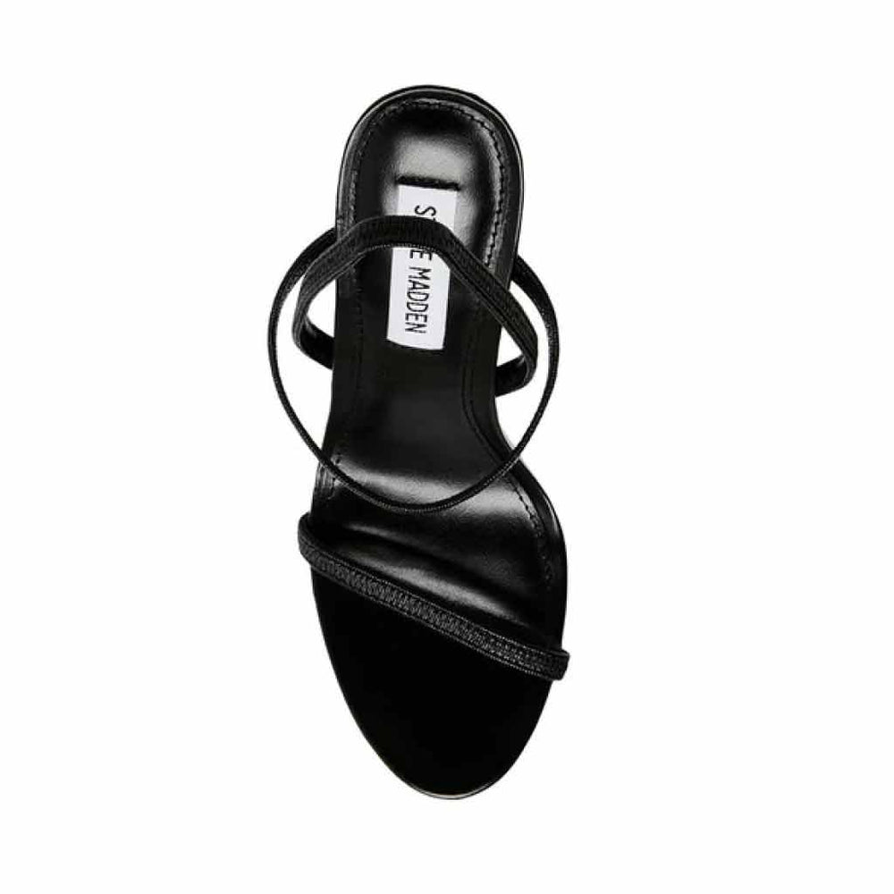 حذاء بكعب عالي