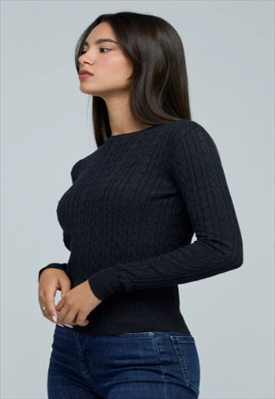 بلوزة باكمام طويلة