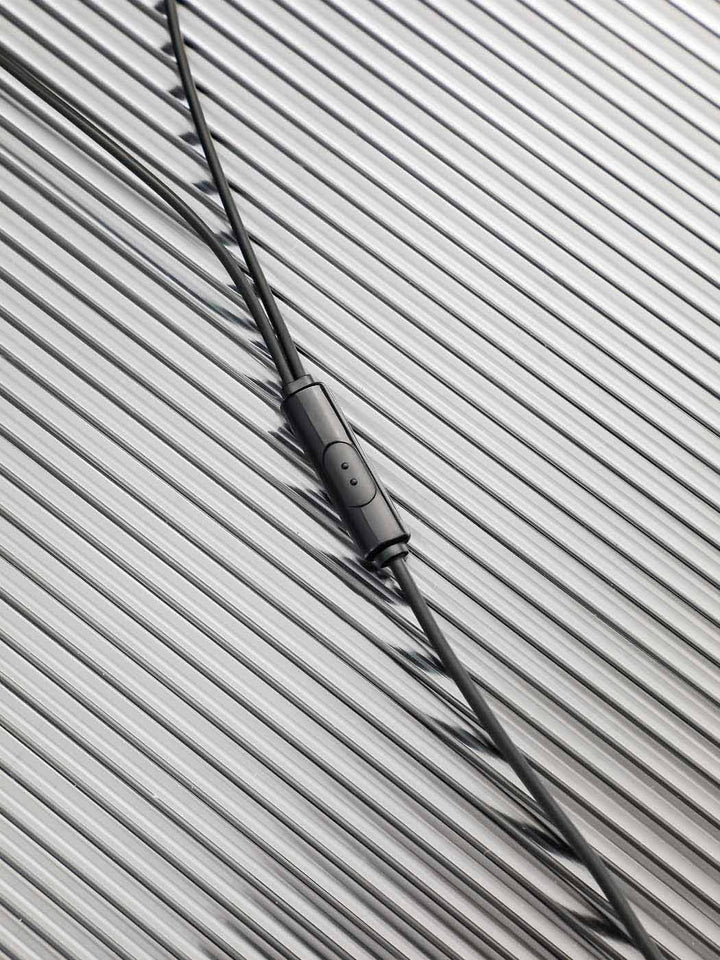 cسماعات أذن صغيرة من النوع