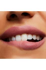 احمر شفاه غير لامع