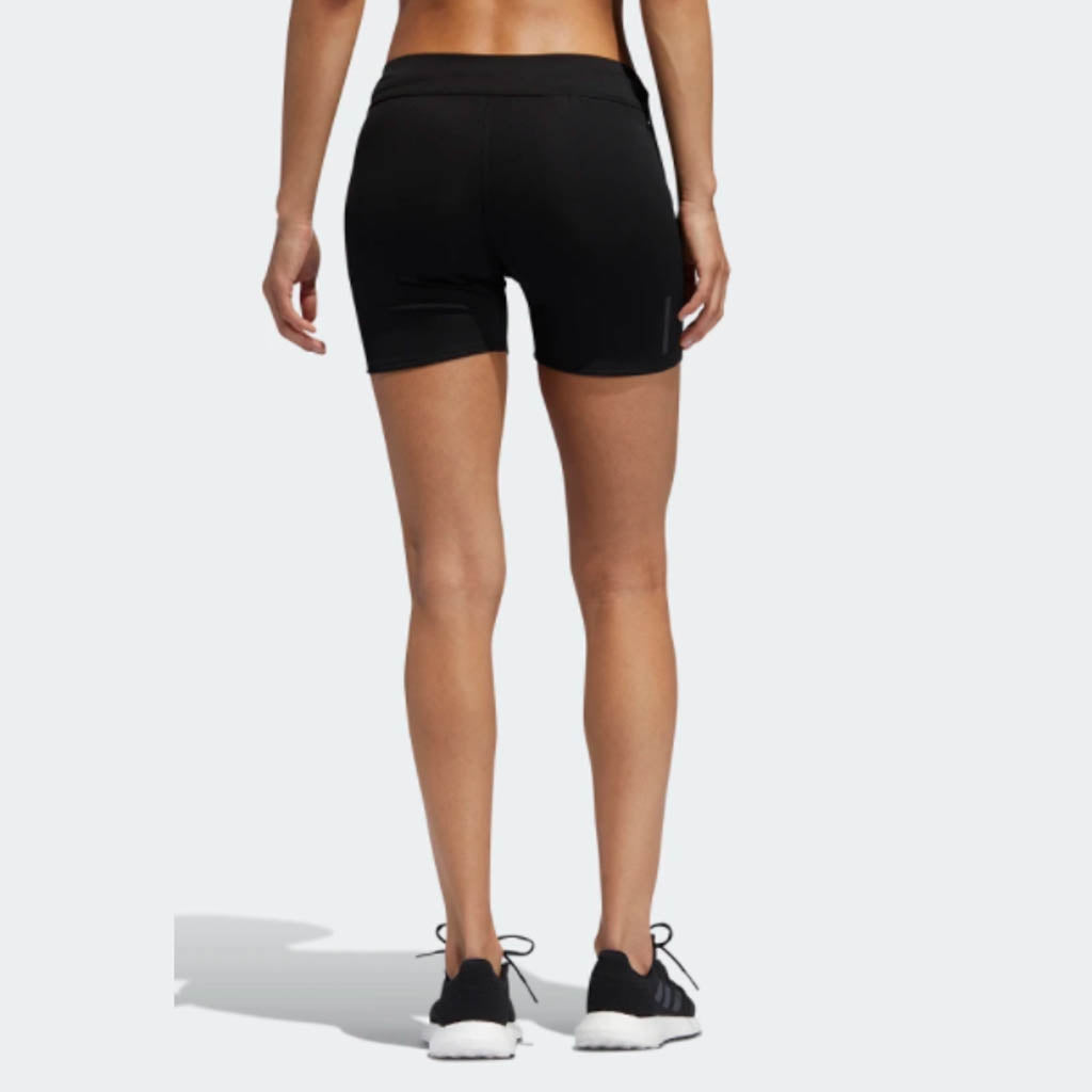 شورت رياضي ضيق