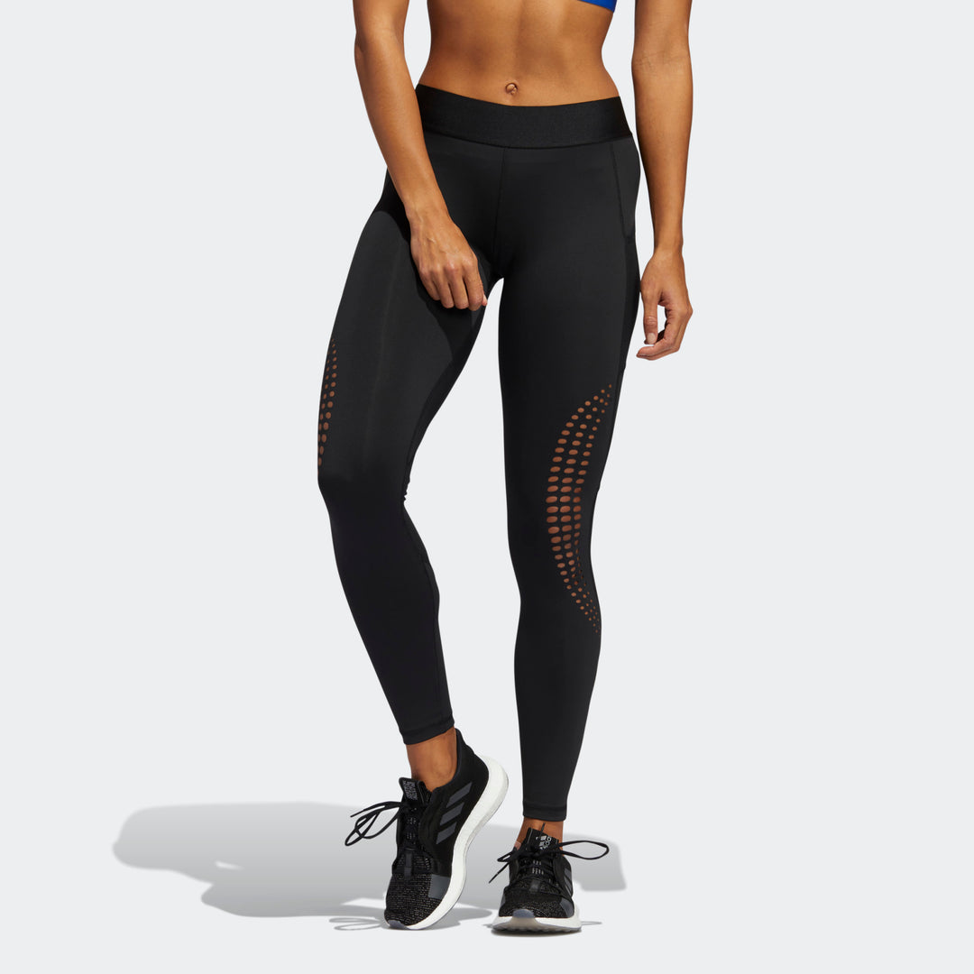 بنطال رياضي ضيق