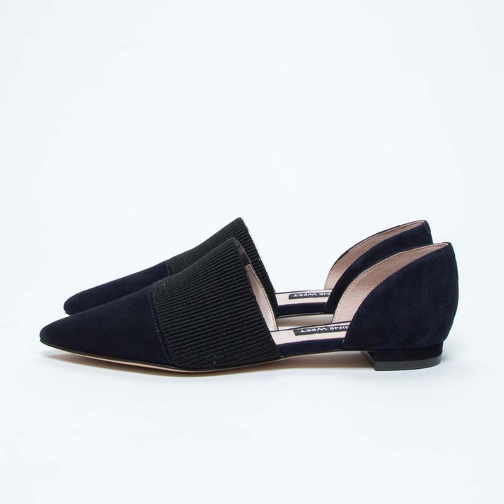 حذاء مدبب عصري