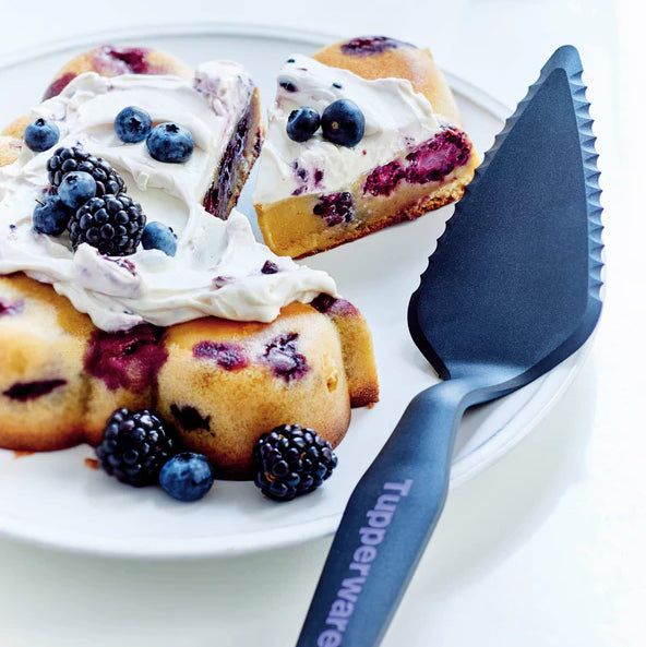 قطاعة الكيك المسننة