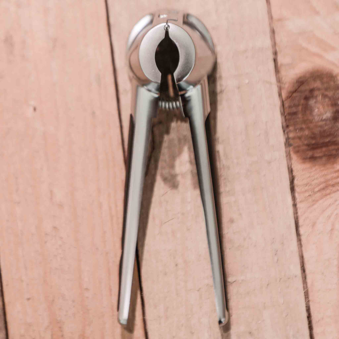 كسارة البندق الألومنيوم