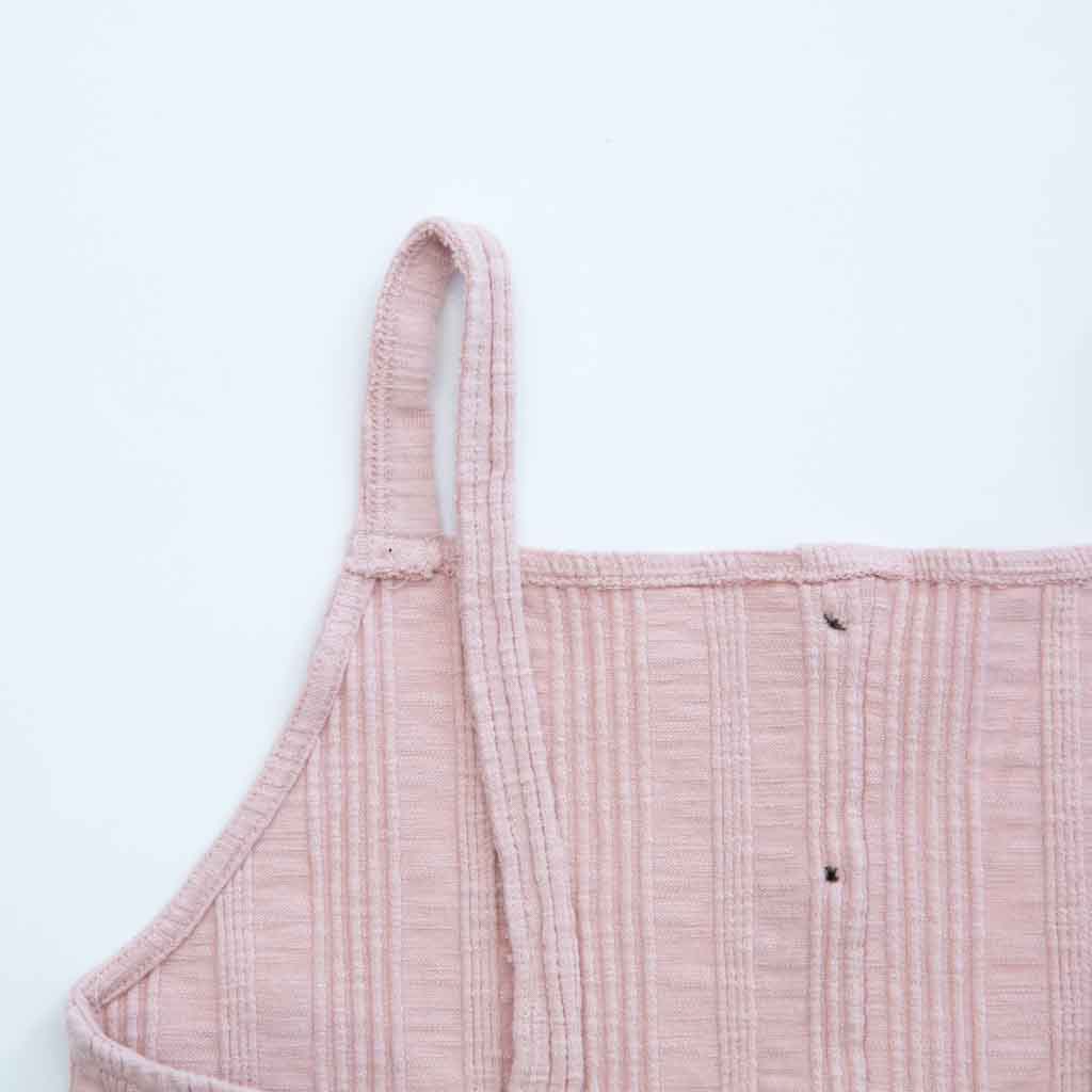 بلوزة بلا اكمام