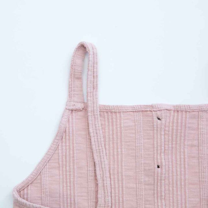 بلوزة بلا اكمام