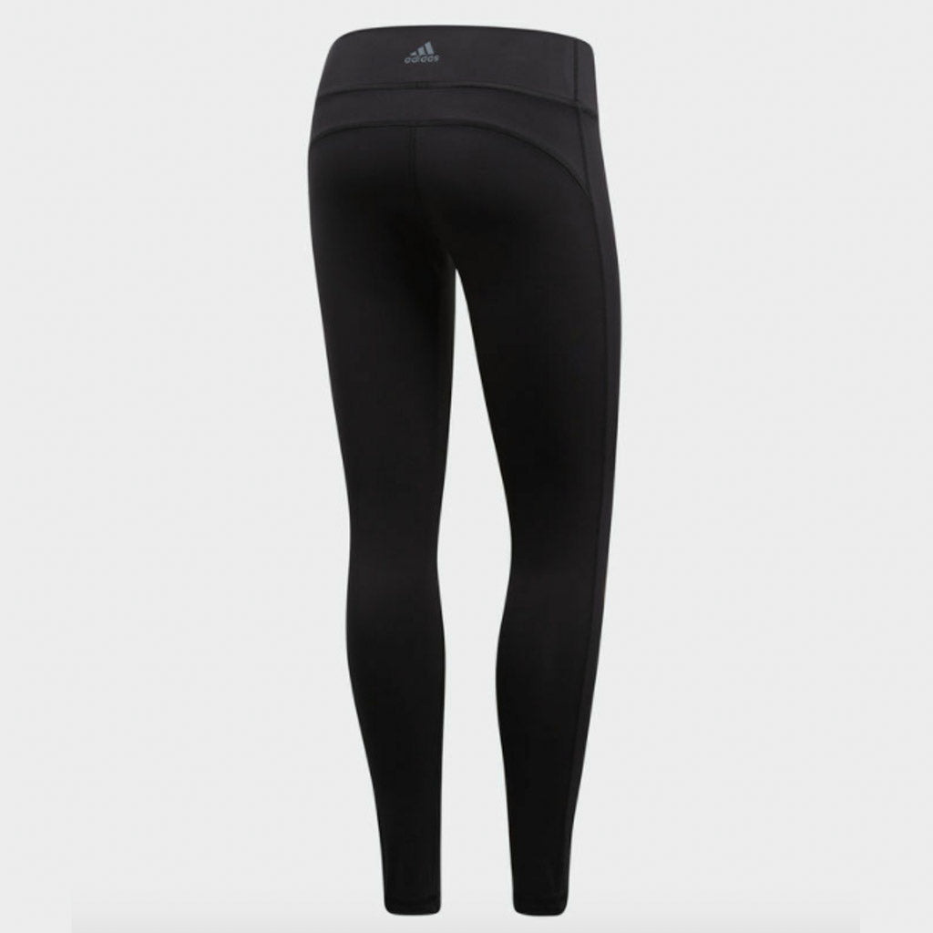 بنطال رياضي ضيق