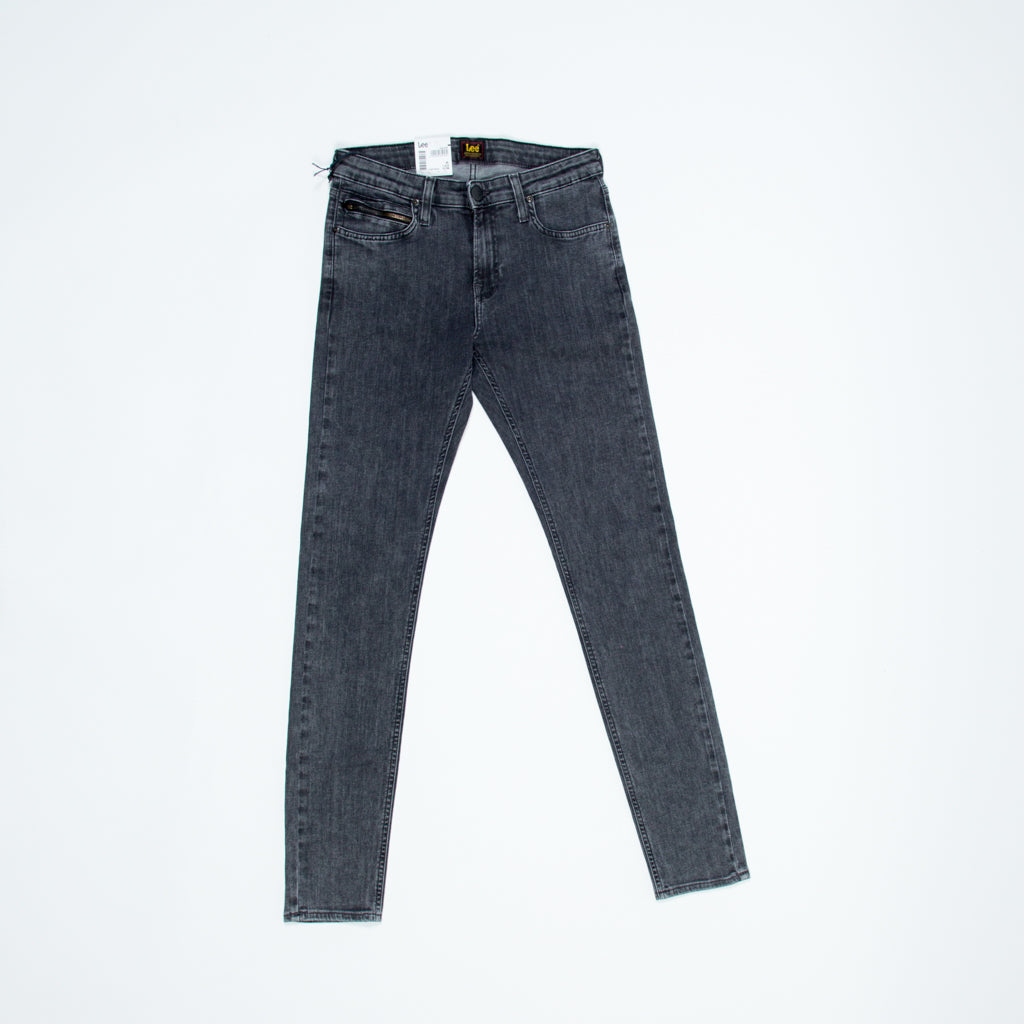 بنطال جينز ضيق