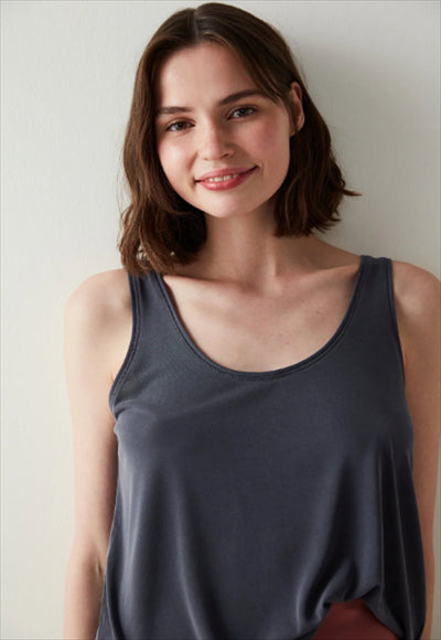 بلوزة بلا أكمام