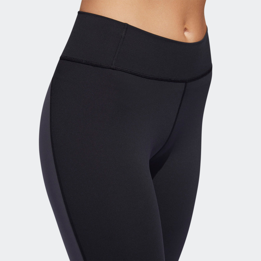 بنطال رياضي ضيق