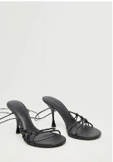 حذاء كعب عالي