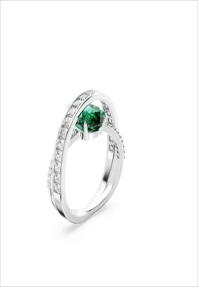 خاتم مرصع بحجر كرستال كبير باللون الاخضر