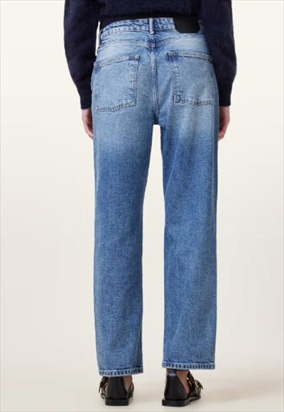 بنطلون جينز