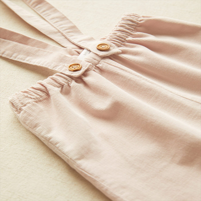 بنطال مع حمالات