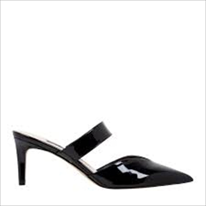 حذاء بكعب قصير