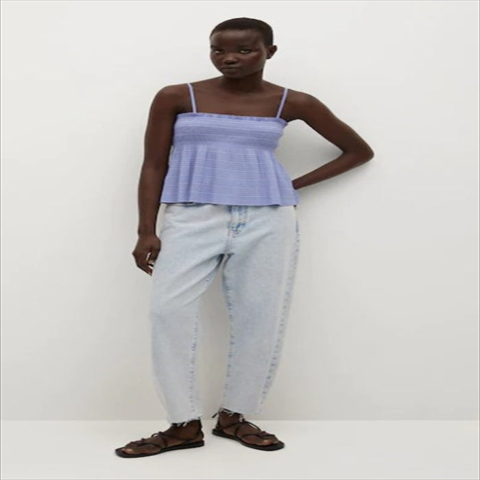 بلوزة بدون أكمام