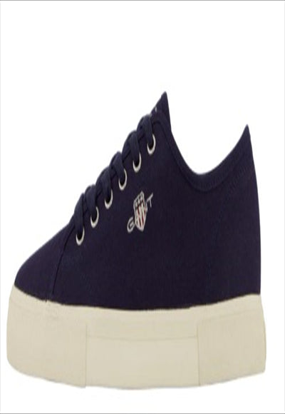 حذاء قماش مع رباطات