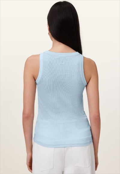 بلوزة بدون اكمام