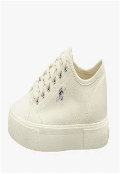 حذاء قماش مع رباطات