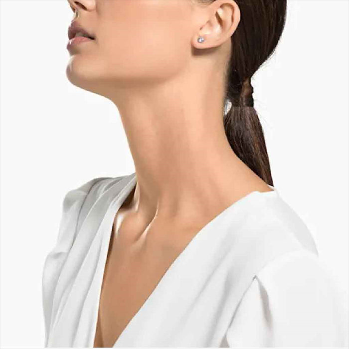 جذب الأقراط قطع دائرية ، صغيرة ، بيضاء ، مطلية بالروديوم