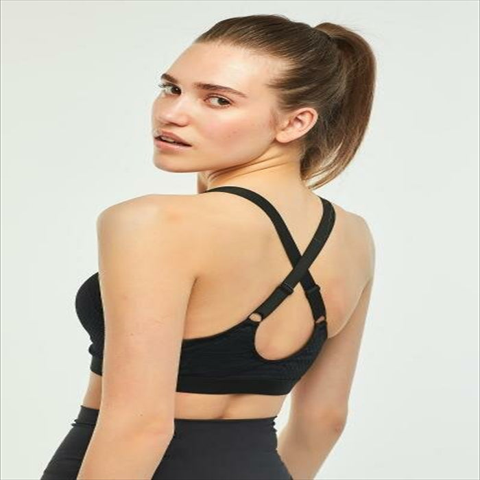 Sports bra with zipper