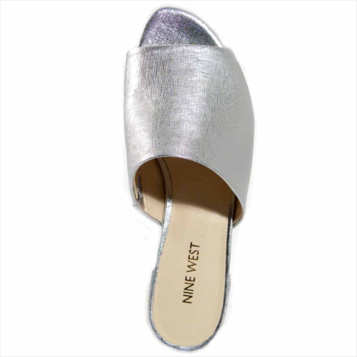 حذاء كعب عالي