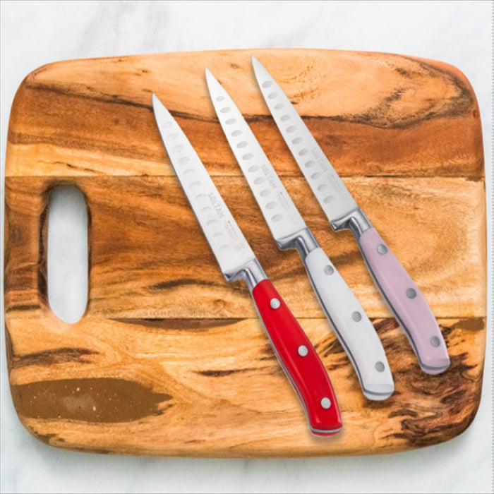 سكين مع غطاء