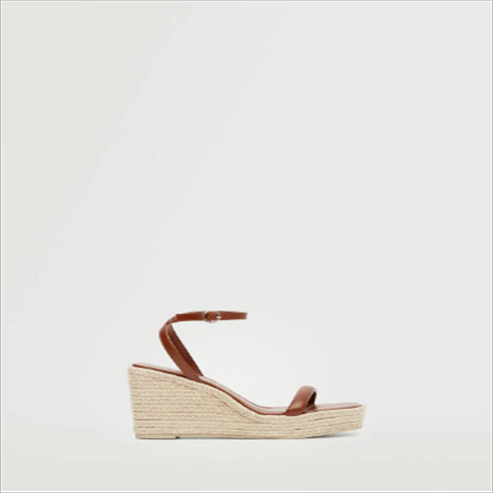 حذاء كعب طويل